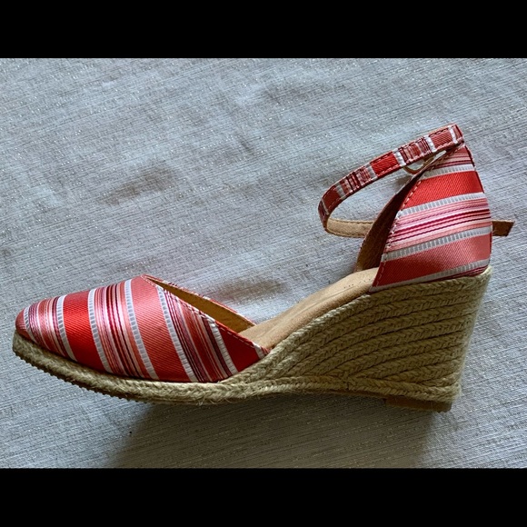 NEW wedge sandals - Picture 4 of 5
